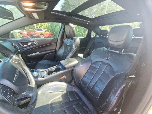 2015 Chrysler 200 S