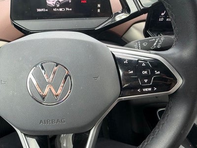 2023 Volkswagen ID.4 Pro