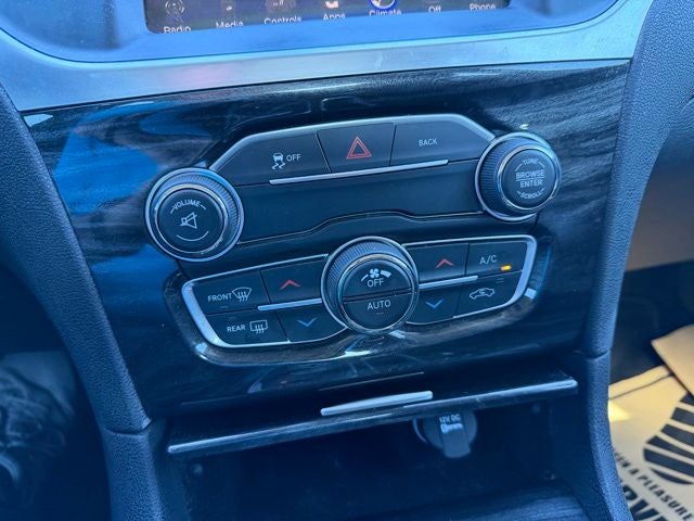 2016 Chrysler 300 Limited