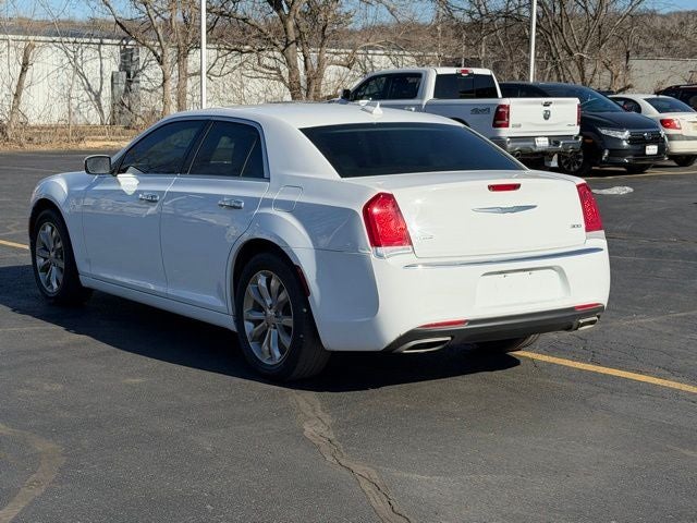 2016 Chrysler 300 Limited