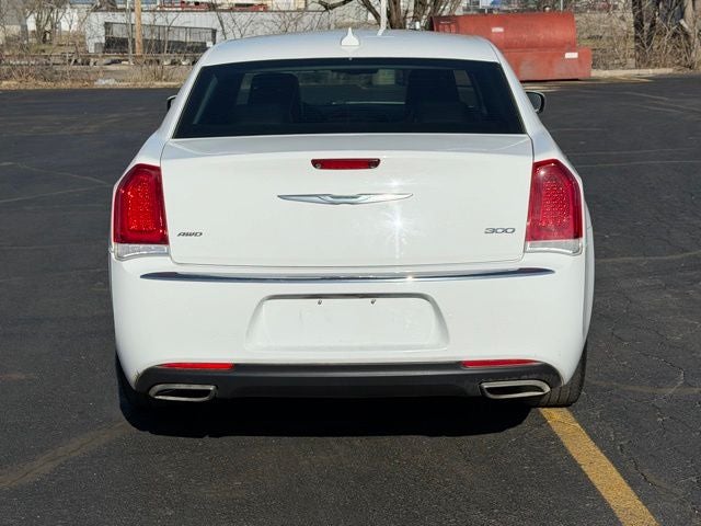 2016 Chrysler 300 Limited