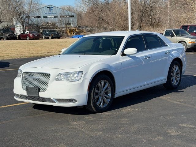 2016 Chrysler 300 Limited