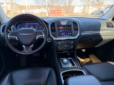 2016 Chrysler 300 Limited