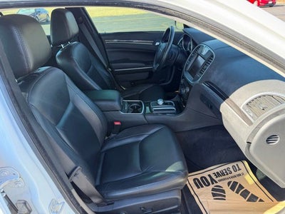 2016 Chrysler 300 Limited