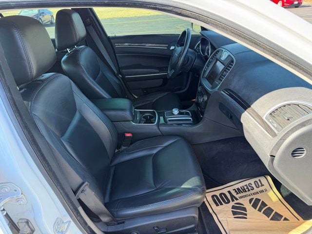 2016 Chrysler 300 Limited