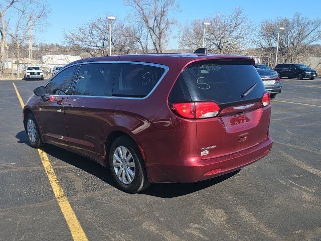 2020 Chrysler Voyager L