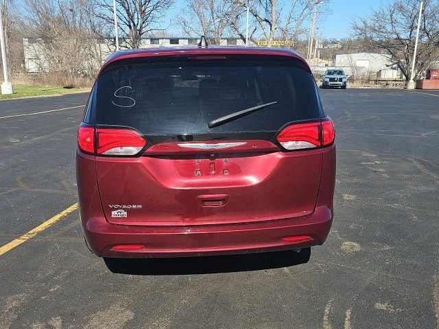 2020 Chrysler Voyager L