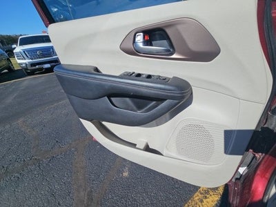 2020 Chrysler Voyager L