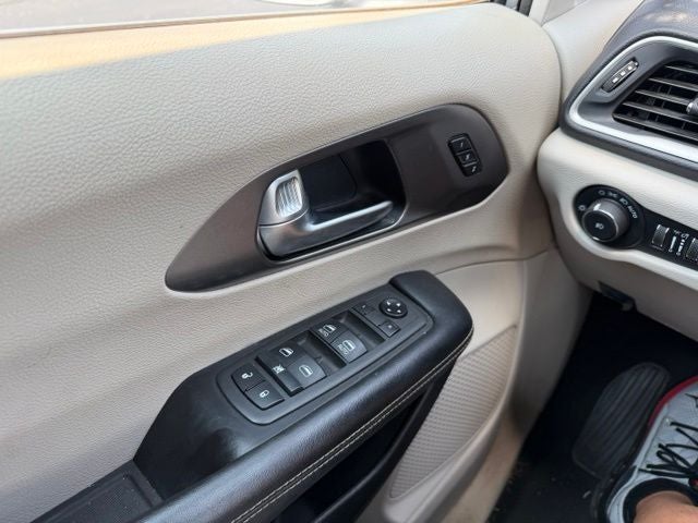 2021 Chrysler Pacifica Touring L