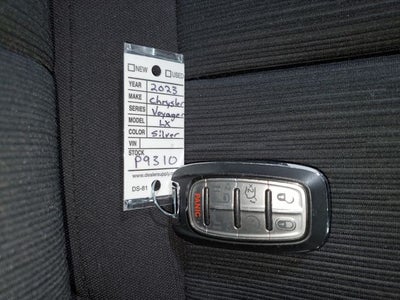 2023 Chrysler Voyager LX