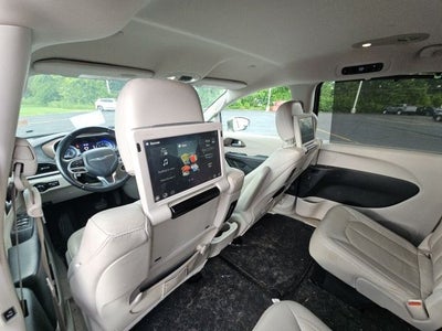 2017 Chrysler Pacifica Touring L Plus