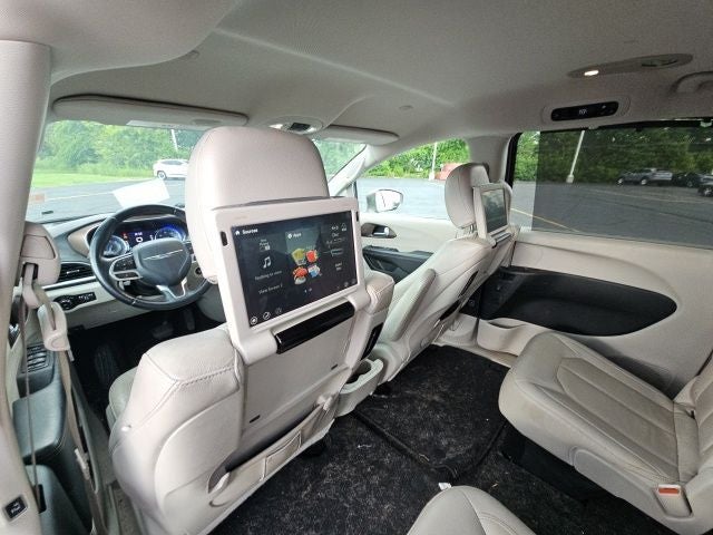 2017 Chrysler Pacifica Touring L Plus