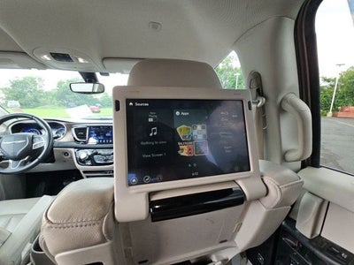 2017 Chrysler Pacifica Touring L Plus