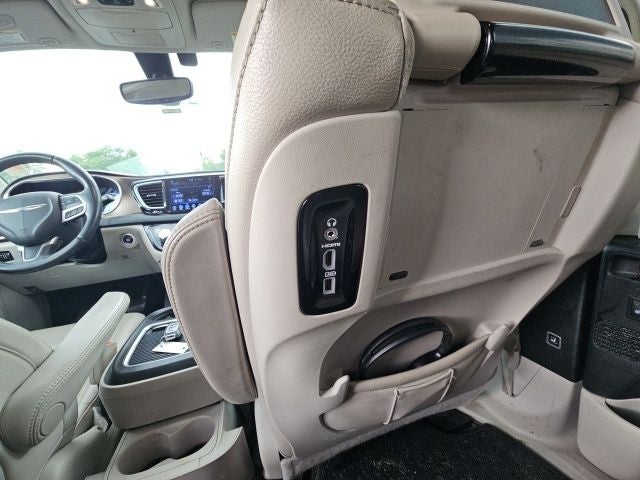 2017 Chrysler Pacifica Touring L Plus