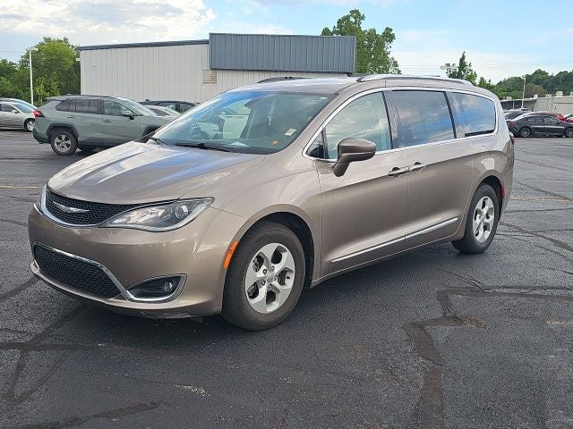 2017 Chrysler Pacifica Touring L Plus