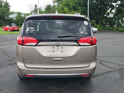 2017 Chrysler Pacifica Touring L Plus