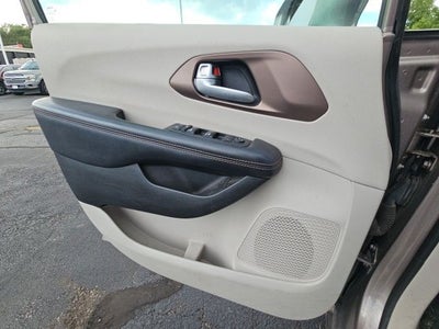 2017 Chrysler Pacifica Touring L Plus