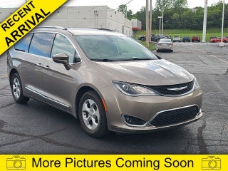 2017 Chrysler Pacifica Touring L Plus
