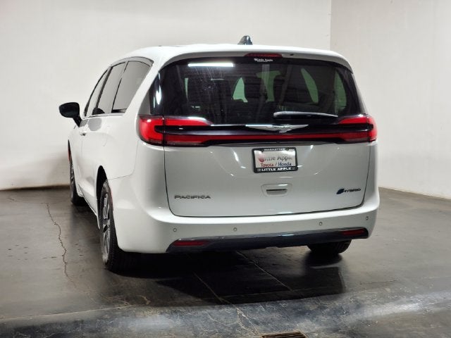 2024 Chrysler Pacifica Hybrid Select