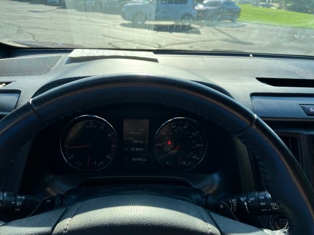 2017 Toyota RAV4 SE