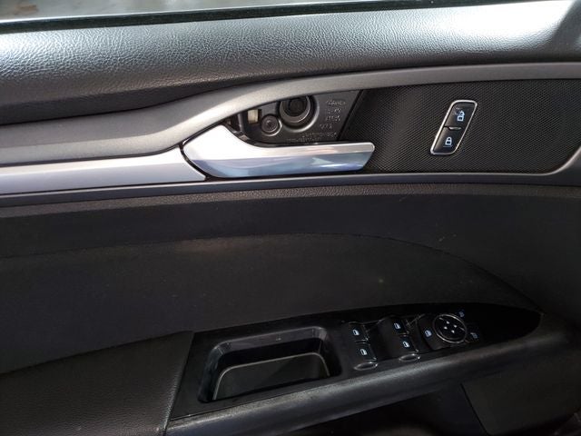 2016 Ford Fusion Hybrid SE
