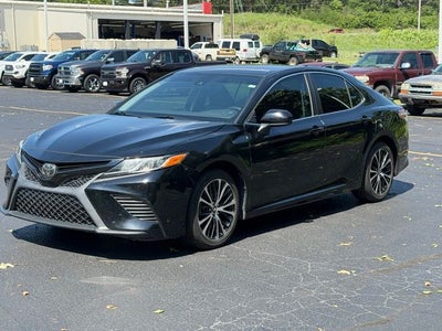 2020 Toyota Camry SE
