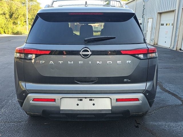 2022 Nissan Pathfinder SL