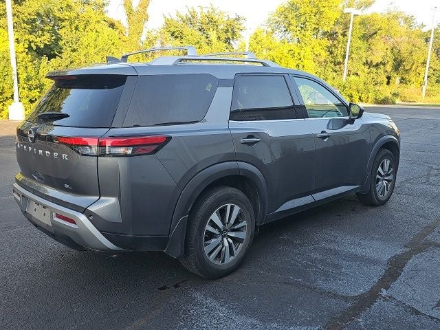 2022 Nissan Pathfinder SL