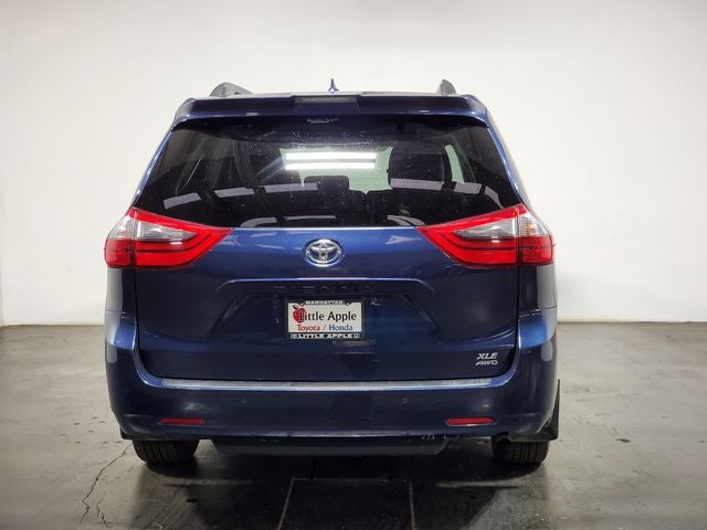 2020 Toyota Sienna XLE 7 Passenger