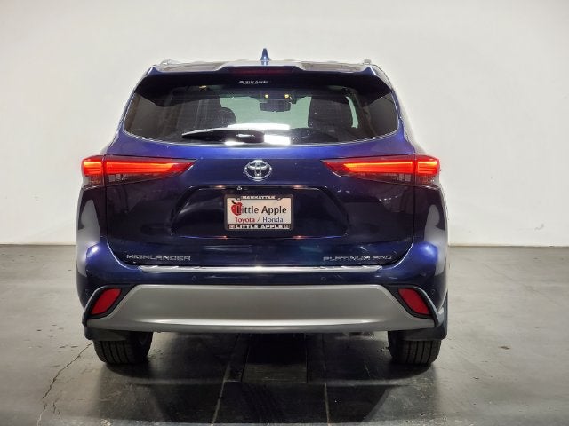2022 Toyota Highlander Platinum