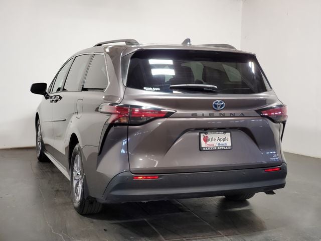 2022 Toyota Sienna XLE