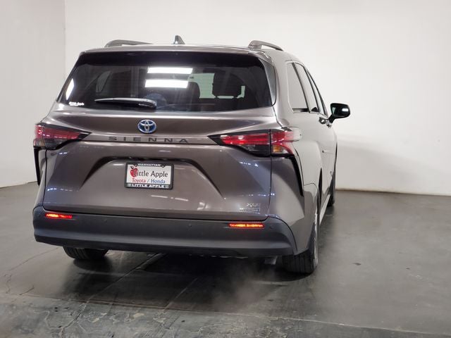 2022 Toyota Sienna XLE
