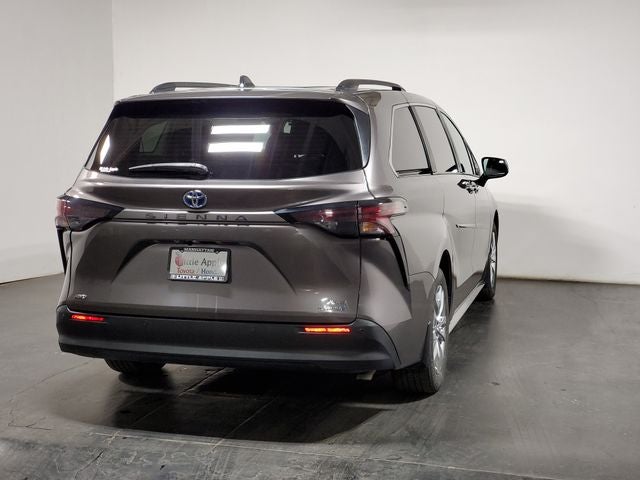 2024 Toyota Sienna XLE 7 Passenger