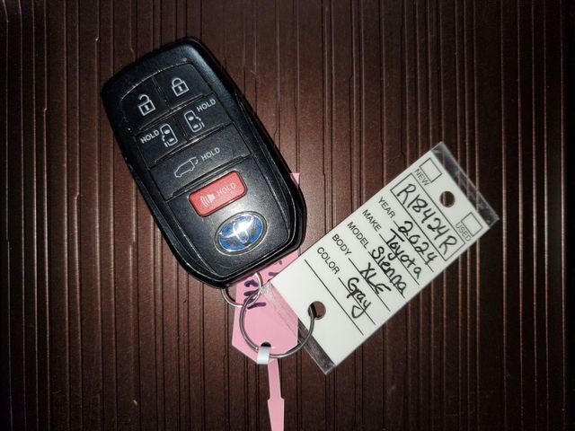 2024 Toyota Sienna XLE 7 Passenger