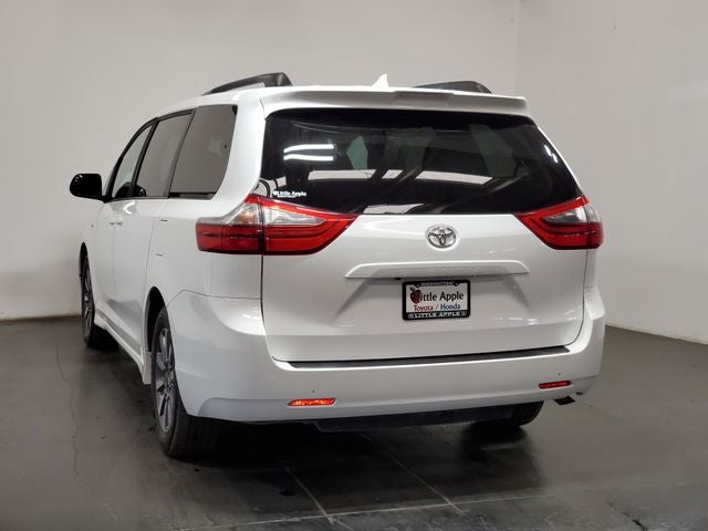 2020 Toyota Sienna LE 7 Passenger