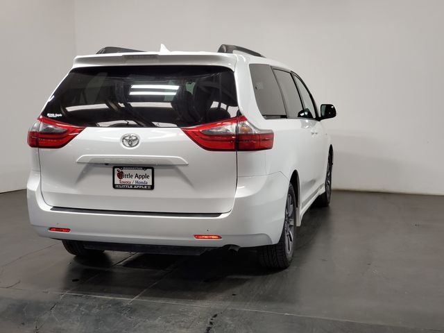 2020 Toyota Sienna LE 7 Passenger