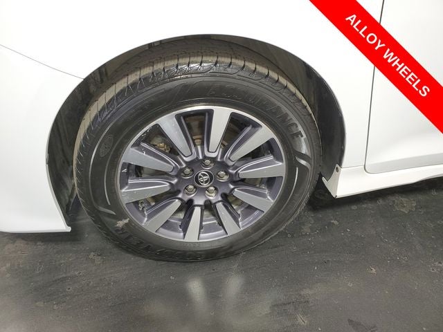 2020 Toyota Sienna LE 7 Passenger