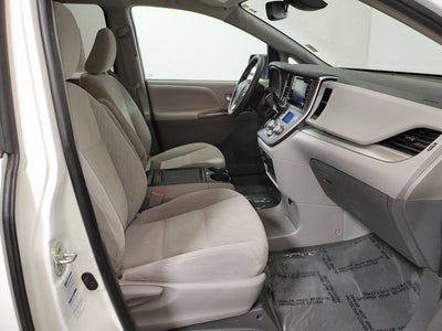 2020 Toyota Sienna LE 7 Passenger