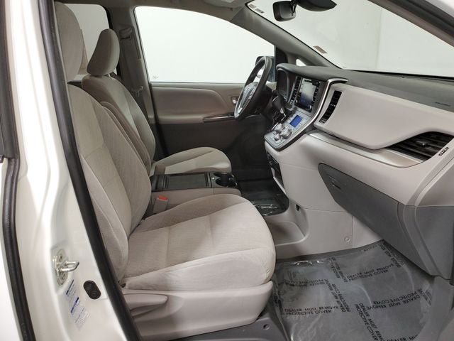 2020 Toyota Sienna LE 7 Passenger