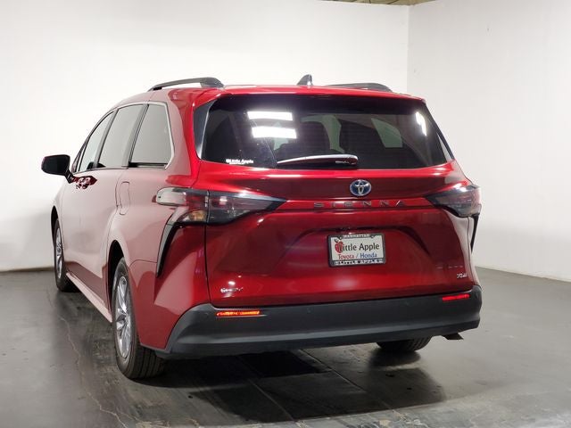 2025 Toyota Sienna XLE 7 Passenger