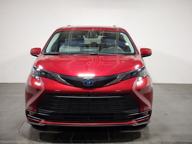 2025 Toyota Sienna XLE 7 Passenger