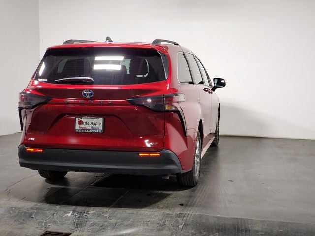 2025 Toyota Sienna XLE 7 Passenger