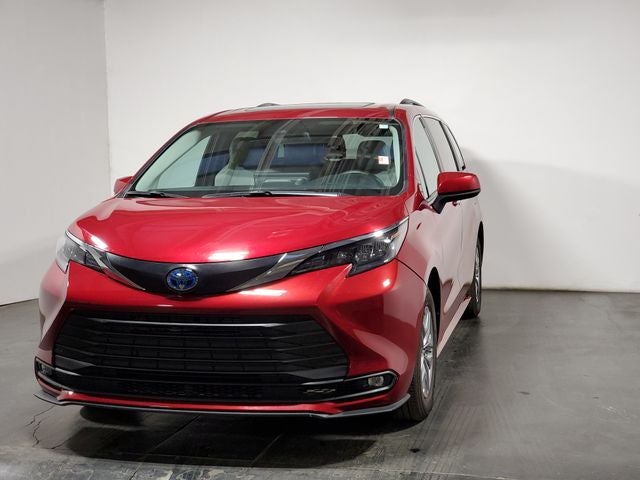 2025 Toyota Sienna XLE 7 Passenger