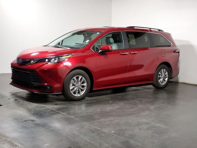 2025 Toyota Sienna XLE 7 Passenger