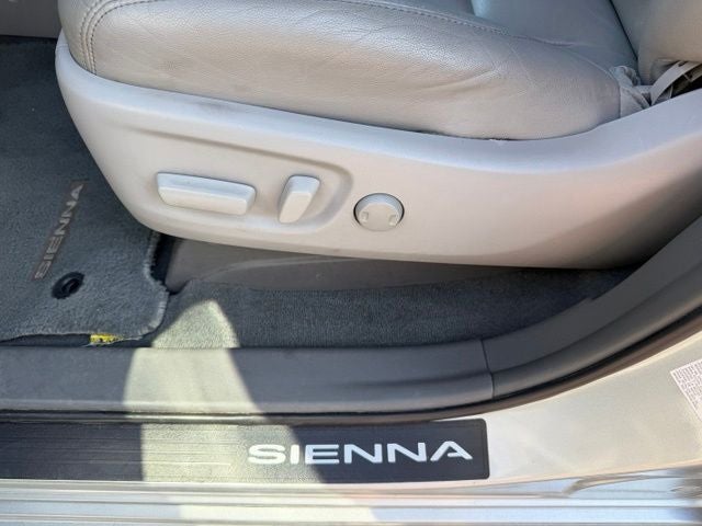2019 Toyota Sienna XLE 7 Passenger