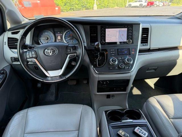 2019 Toyota Sienna XLE 7 Passenger