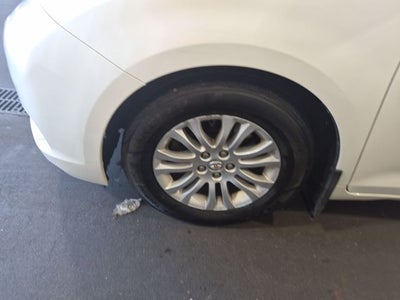 2017 Toyota Sienna XLE Premium 8 Passenger