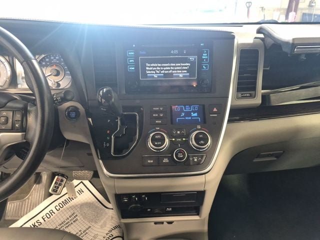 2017 Toyota Sienna XLE Premium 8 Passenger