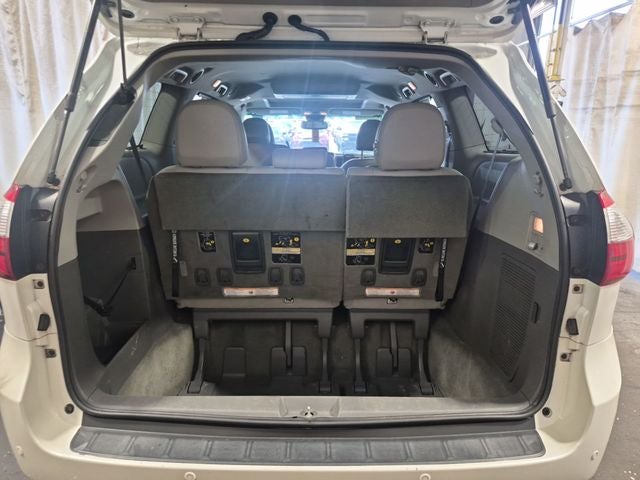 2017 Toyota Sienna XLE Premium 8 Passenger