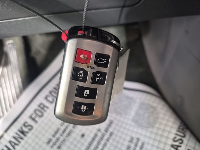 2017 Toyota Sienna XLE Premium 8 Passenger